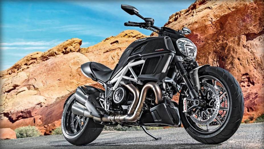 Além das novidades no design, a motocicleta italiana conta também com inovações nos equipamentos e no desempenho | <a href="https://beta-develop.quatrorodas.abril.com.br/moto/noticias/ducati-apresenta-diavel-reestilizada-775578.shtml" rel="migration">Leia mais</a>