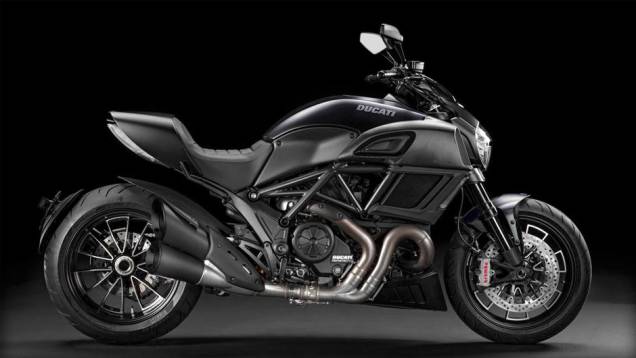 Moto conta com novas rodas de liga leve Marchesini de nove raios | <a href="https://beta-develop.quatrorodas.abril.com.br/moto/noticias/ducati-apresenta-diavel-reestilizada-775578.shtml" rel="migration">Leia mais</a> Moto conta com novas rodas de liga leve Marchesini de nove raios | <a href="https://beta-develop.quatrorodas.abril.com.br/moto/noticias/ducati-apresenta-diavel-reestilizada-775578.shtml" rel="migration">Leia mais</a>