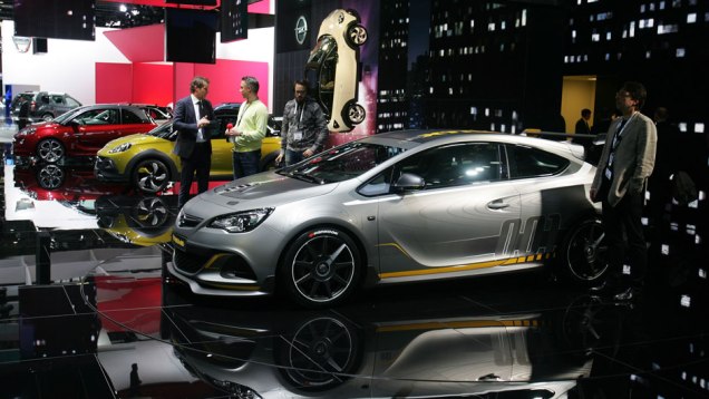 Opel Astra OPC Extreme | <a href="https://beta-develop.quatrorodas.abril.com.br/noticias/saloes/genebra-2014/opel-mostra-astra-opc-extreme-detalhes-774644.shtml" rel="migration">Leia mais</a> | <a href="https://beta-develop.quatrorodas.abril.com.br/galerias/saloes/genebra/2014/direto-genebra-parte-1" rel="migration"></a> Opel Astra OPC Extreme | <a href="https://beta-develop.quatrorodas.abril.com.br/noticias/saloes/genebra-2014/opel-mostra-astra-opc-extreme-detalhes-774644.shtml" rel="migration">Leia mais</a> | <a href="https://beta-develop.quatrorodas.abril.com.br/galerias/saloes/genebra/2014/direto-genebra-parte-1" rel="migration"></a>