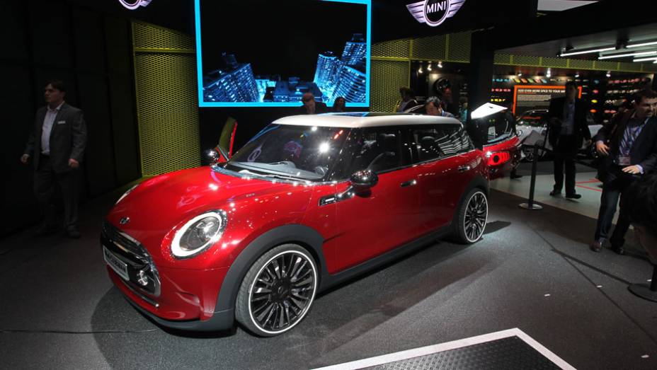 MINI Clubman Concept | <a href="https://beta-develop.quatrorodas.abril.com.br/noticias/saloes/genebra-2014/mini-revela-clubman-concept-774612.shtml" rel="migration">Leia mais</a>| <a href="https://beta-develop.quatrorodas.abril.com.br/galerias/saloes/genebra/2014/direto-genebra-parte-1-775644.shtml" rel="migration"></a>