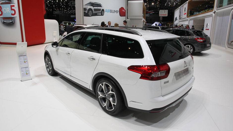 Citro&euml;n C5 Cross Tourer| <a href="https://beta-develop.quatrorodas.abril.com.br/noticias/saloes/genebra-2014/citroen-apresenta-c5-crosstourer-773771.shtml" rel="migration">Leia mais</a>| <a href="https://beta-develop.quatrorodas.abril.com.br/galerias/saloes/genebra/2014/direto-genebra-parte-1-77564" rel="migration"></a>