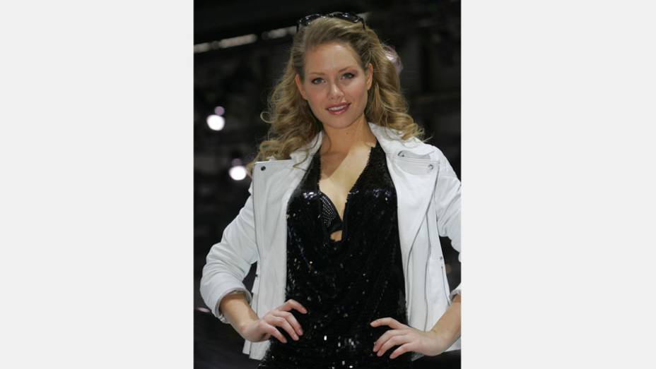 Veja as belas Garotas do <a href="https://beta-develop.quatrorodas.abril.com.br/noticias/saloes/genebra-2014/" rel="migration">Sal&atilde;o de Genebra 2014</a>