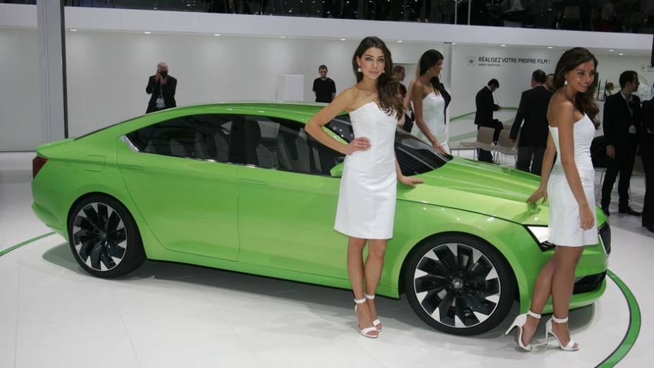 Veja as belas Garotas do <a href="https://beta-develop.quatrorodas.abril.com.br/noticias/saloes/genebra-2014/" rel="migration">Sal&atilde;o de Genebra 2014</a>