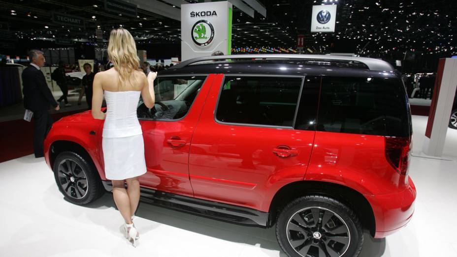 Veja as belas Garotas do <a href="https://beta-develop.quatrorodas.abril.com.br/noticias/saloes/genebra-2014/" rel="migration">Sal&atilde;o de Genebra 2014</a>
