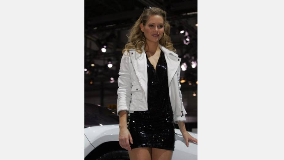 Veja as belas Garotas do <a href="https://beta-develop.quatrorodas.abril.com.br/noticias/saloes/genebra-2014/" rel="migration">Sal&atilde;o de Genebra 2014</a>