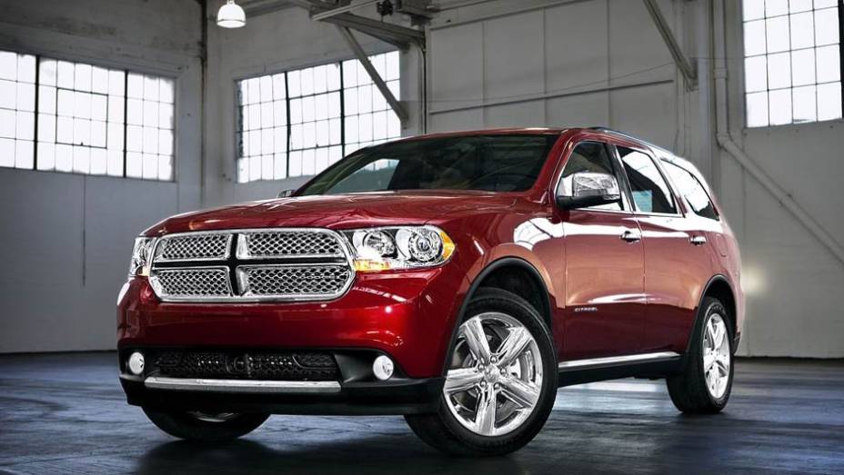 Precisa de um carro maior do que o Journey? O Durango pode ser a solução | <a href="https://beta-develop.quatrorodas.abril.com.br/carros/lancamentos//dodge-durango-736268.shtml" rel="migration">Leia mais</a>