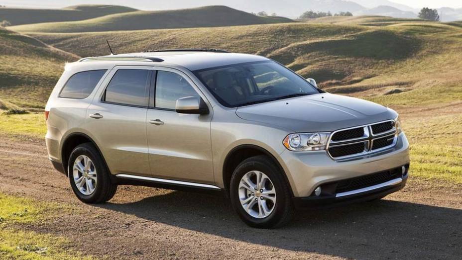 Com espaço de sobra para sete pessoas, o SUV é o segundo modelo da Dodge no Brasil | <a href="https://beta-develop.quatrorodas.abril.com.br/carros/lancamentos//dodge-durango-736268.shtml" rel="migration">Leia mais</a>