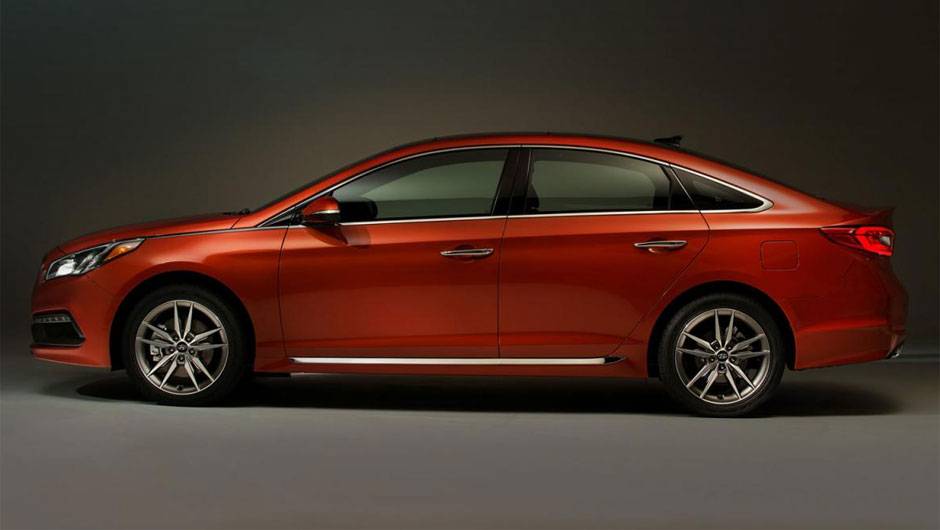 Sob o capô, duas opções: 2.4 GDI de quatro cilindros que entrega 185 cv 24,6 mkgf de torque, enquanto que o 2.0 turbo, também de quatro cilindros, produz 245 cavalos de potência e um torque máximo de 35,9 mkgf | <a href="https://beta-develop.quatrorodas.abril.com.br/no" rel="migration"></a> Sob o capô, duas opções: 2.4 GDI de quatro cilindros que entrega 185 cv 24,6 mkgf de torque, enquanto que o 2.0 turbo, também de quatro cilindros, produz 245 cavalos de potência e um torque máximo de 35,9 mkgf | <a href="https://beta-develop.quatrorodas.abril.com.br/no" rel="migration"></a>