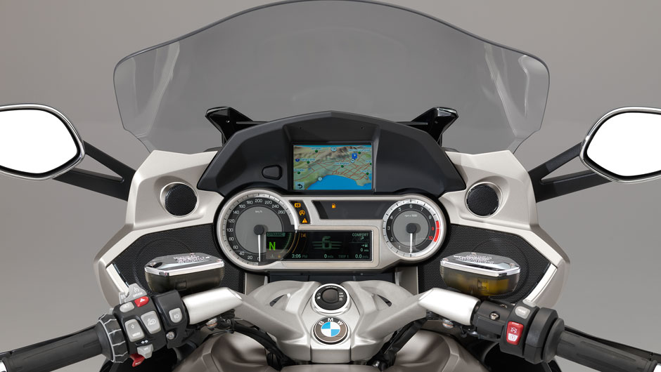 Detalhe do painel | <a href="https://beta-develop.quatrorodas.abril.com.br/moto/noticias/bmw-apresenta-nova-k-1600-gtl-exclusive-781765.shtml" rel="migration">Leia mais</a>