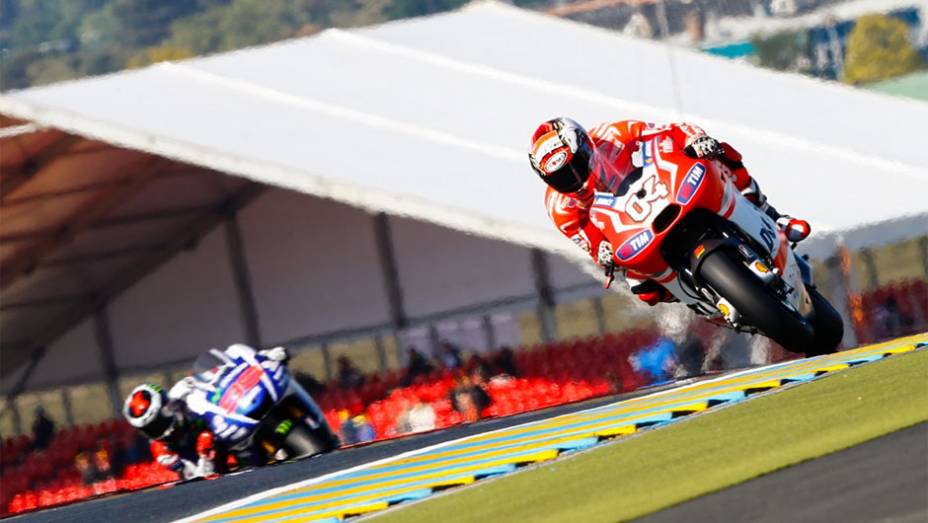 Andrea Dovizioso ficou com o oitavo melhor tempo | <a href="https://beta-develop.quatrorodas.abril.com.br/moto/noticias/motogp-marquez-domina-treino-livre-franca-783040.shtml" rel="migration">Leia mais</a>
