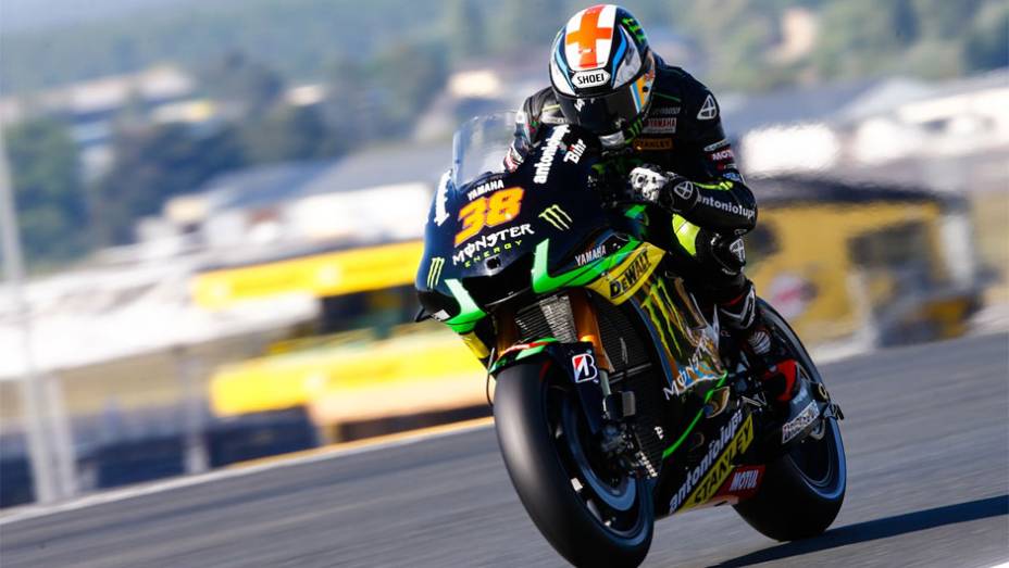 Bradley Smith fecha o Top 10 do grid de largada de Le Mans | <a href="https://beta-develop.quatrorodas.abril.com.br/moto/noticias/motogp-marquez-pole-le-mans-783126.shtml" rel="migration">Leia mais</a>