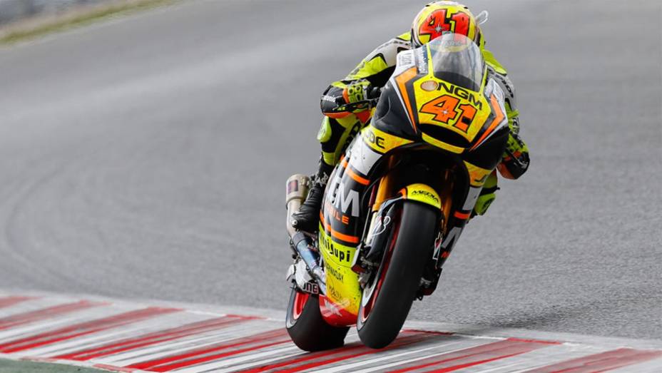 Aleix Espargar&oacute; foi o sexto | <a href="https://beta-develop.quatrorodas.abril.com.br/moto/noticias/motogp-marquez-vence-corrida-emocionante-barcelona-786084.shtml" rel="migration">Leia mais</a>