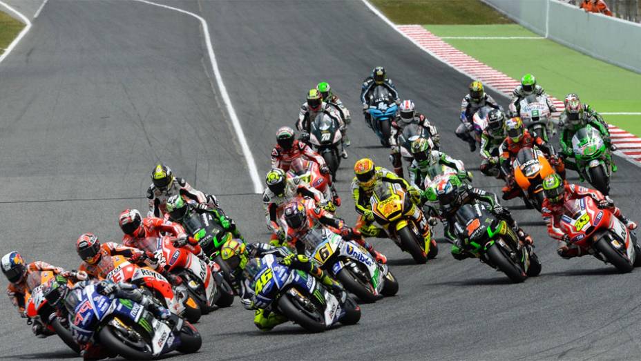 Bradley Smith (38) foi o décimo | <a href="https://beta-develop.quatrorodas.abril.com.br/moto/noticias/motogp-marquez-vence-corrida-emocionante-barcelona-786084.shtml" rel="migration">Leia mais</a>