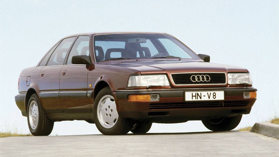 Adesão tardia aos V8 foi a da Audi, com esse sedã baseado no 100. Ele antecedeu o A8, que catapultou o status da marca e desse tipo de propulsor em 1994. Adesão tardia aos V8 foi a da Audi, com esse sedã baseado no 100. Ele antecedeu o A8, que catapultou o status da marca e desse tipo de propulsor em 1994.
