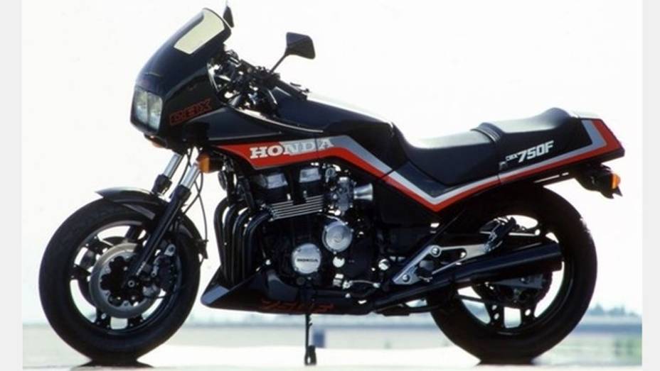 A Honda CBX 750F, também chamada de 7 Galo, foi fabricada e comercializada no Brasil entre 1986 e 1994 A Honda CBX 750F, também chamada de 7 Galo, foi fabricada e comercializada no Brasil entre 1986 e 1994