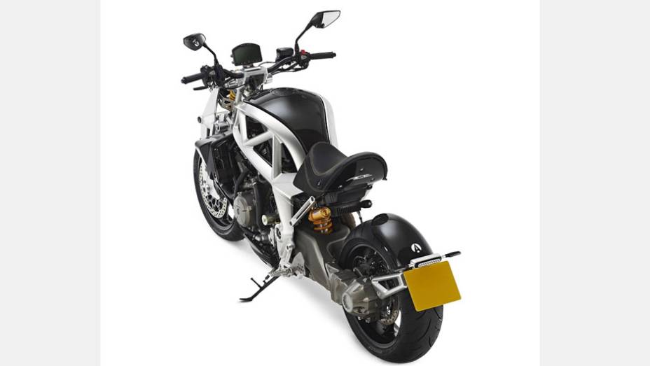 As principais mudan&ccedil;as entre os dois modelos est&atilde;o essencialmente no desenho do garfo e na disposi&ccedil;&atilde;o e forma do assento | <a href="https://beta-develop.quatrorodas.abril.com.br/moto/noticias/ariel-retorna-ao-mundo-duas-rodas-ace-2015-787267.shtml" rel="migration">Leia mais</a>
