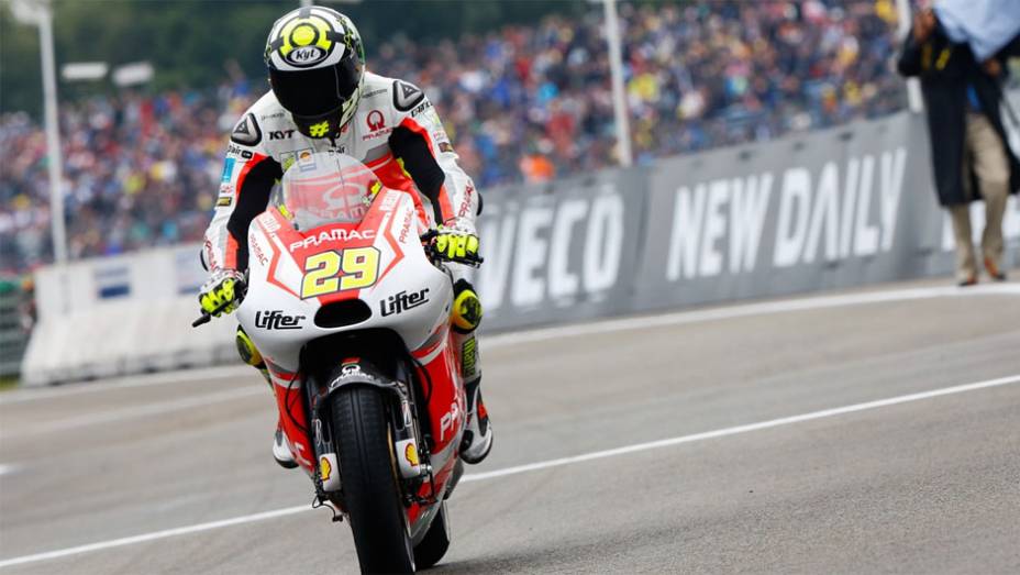 Andrea Iannone levou a Ducati para a ponta da segunda fila, com o quarto lugar | <a href="https://beta-develop.quatrorodas.abril.com.br/moto/noticias/motogp-aleix-espargaro-garante-pole-holanda-787487.shtml" rel="migration">Leia mais</a>