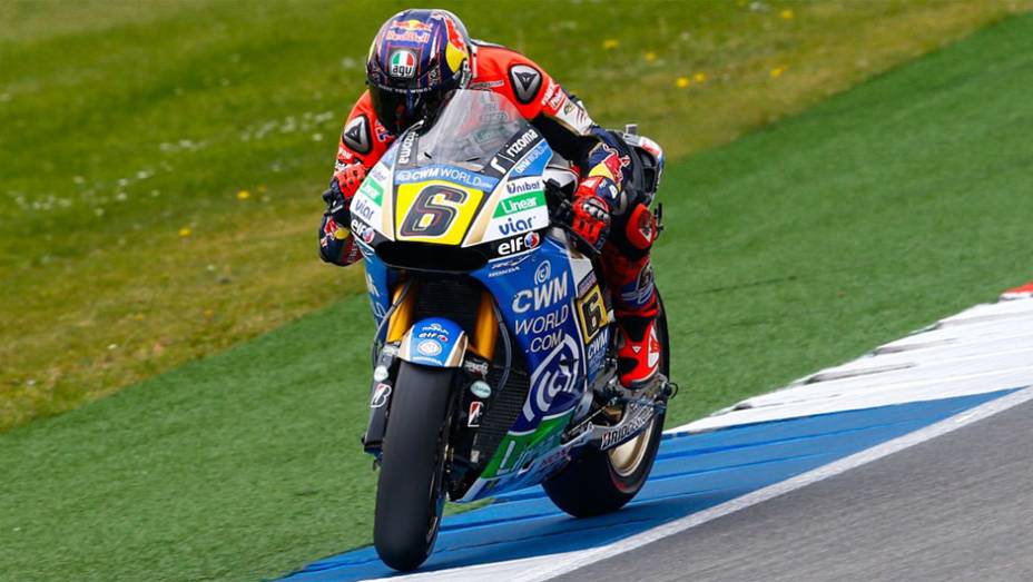 Stefan Bradl ficou com o oitavo tempo | <a href="https://beta-develop.quatrorodas.abril.com.br/moto/noticias/motogp-aleix-espargaro-garante-pole-holanda-787487.shtml" rel="migration">Leia mais</a>