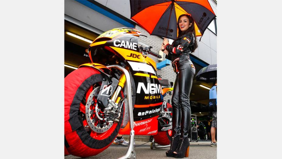 Veja as belas Garotas da MotoGP, etapa da Holanda | <a href="https://beta-develop.quatrorodas.abril.com.br/moto/galerias/competicoes/motogp-2014-assen-787516.shtml" rel="migration">Leia mais</a>
