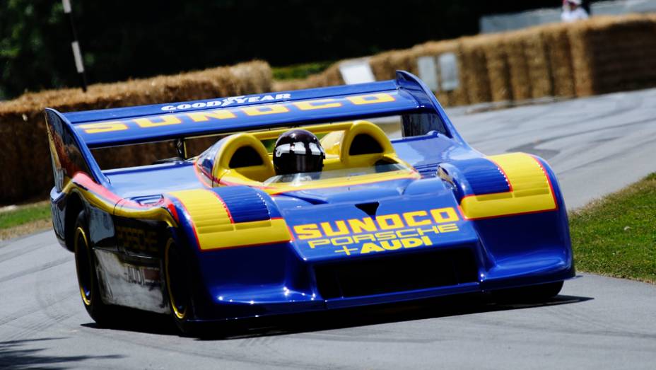 Quanto aos protótipos, que tal este belo Porsche 917/30? | <a href="https://beta-develop.quatrorodas.abril.com.br/galerias/especiais/festival-goodwood-2014-parte-1-787499.shtml" rel="migration">Parte 1</a>