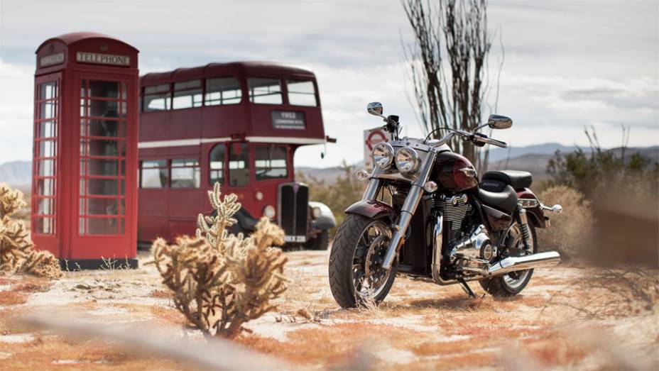 Triumph lança Thunderbird Commander no Brasil | <a href="https://beta-develop.quatrorodas.abril.com.br/moto/noticias/triumph-lanca-thunderbird-commander-brasil-791427.shtml" rel="migration">Leia mais</a>