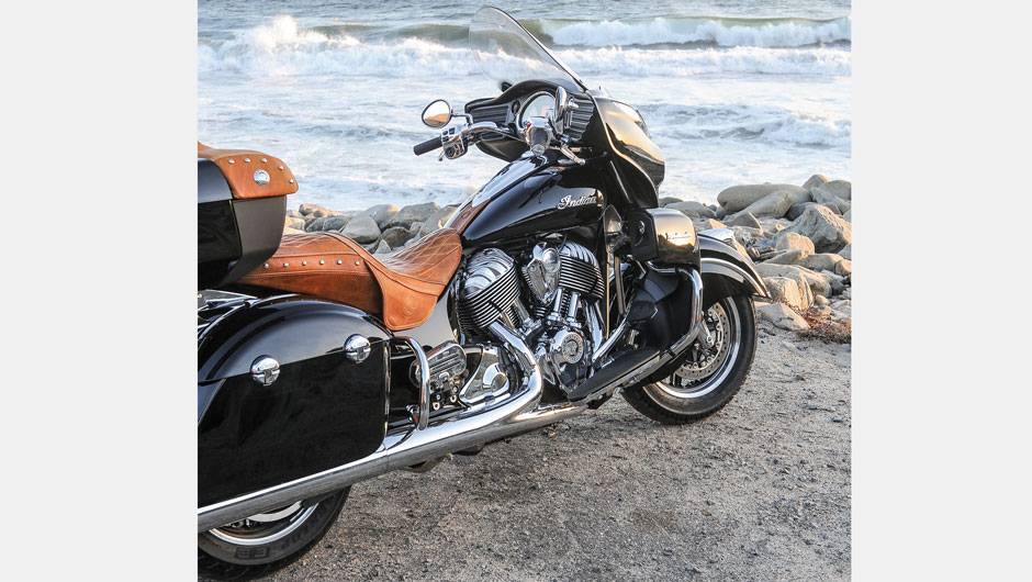 Motor V-Twin de 1.811 cc entrega 14,16 mkgf de torque a 2.600 rpm e 73 cavalos de pot&ecirc;ncia | <a href="https://beta-develop.quatrorodas.abril.com.br/moto/noticias/indian-apresenta-roadmaster-2015-eua-793017.shtml" rel="migration">Leia mais</a>