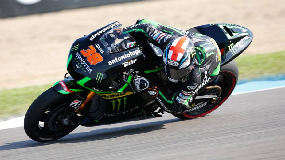 Bradley Smith foi o nono | <a href="https://beta-develop.quatrorodas.abril.com.br/moto/noticias/motogp-marquez-conquista-pole-indianapolis-795041.shtml" rel="migration">Leia mais</a>