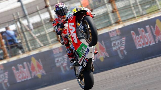 Stefan Bradl completa a lista dos dez melhores | <a href="https://beta-develop.quatrorodas.abril.com.br/moto/noticias/motogp-marquez-conquista-pole-indianapolis-795041.shtml" rel="migration">Leia mais</a> Stefan Bradl completa a lista dos dez melhores | <a href="https://beta-develop.quatrorodas.abril.com.br/moto/noticias/motogp-marquez-conquista-pole-indianapolis-795041.shtml" rel="migration">Leia mais</a>