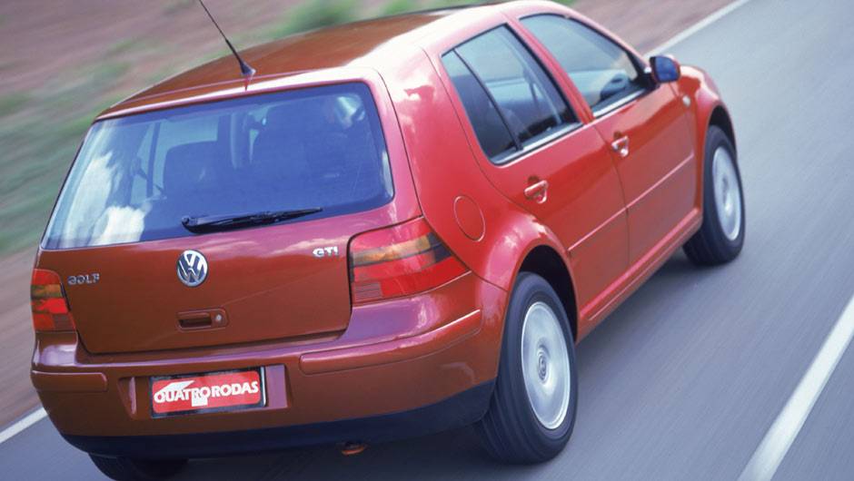 Um ano após sua chegada ao país, o Golf começou a ser fabricado em São José dos Pinhais (PR) ao lado do... A3 | <a href="https://beta-develop.quatrorodas.abril.com.br/carros/lancamentos/volkswagen-golf-vii-749855.shtml" rel="migration">Mais sobre o novo Golf no Brasil</a> | Um ano após sua chegada ao país, o Golf começou a ser fabricado em São José dos Pinhais (PR) ao lado do... A3 | <a href="https://beta-develop.quatrorodas.abril.com.br/carros/lancamentos/volkswagen-golf-vii-749855.shtml" rel="migration">Mais sobre o novo Golf no Brasil</a> |