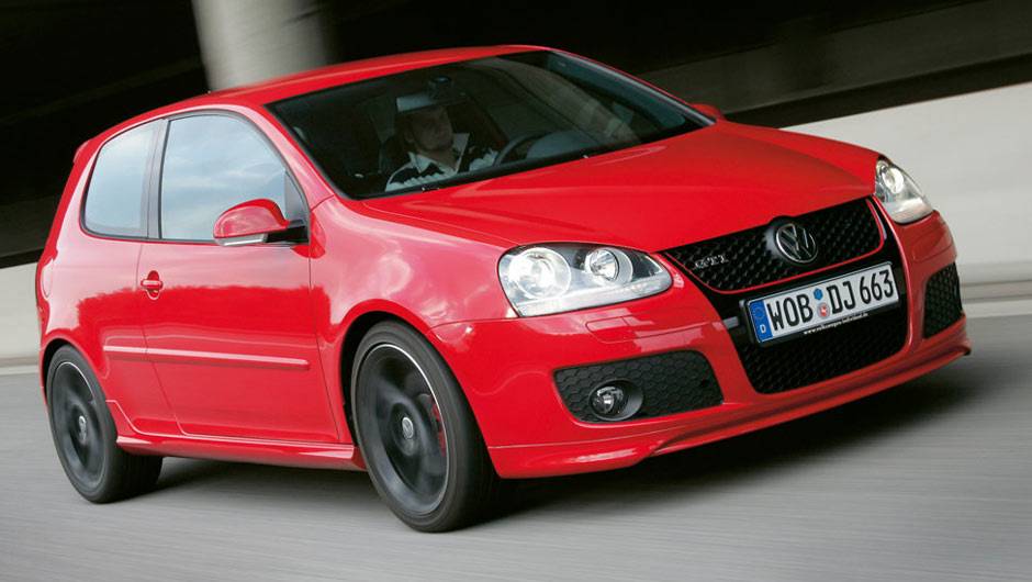 O GTI tinha o motor 2.0 turbinado com 200 cv, o mesmo empregado em outros modelos da gama, como Passat e Tiguan | <a href="https://beta-develop.quatrorodas.abril.com.br/carros/lancamentos/volkswagen-golf-vii-749855.shtml" rel="migration">Mais sobre o novo Golf no Brasil</a> | O GTI tinha o motor 2.0 turbinado com 200 cv, o mesmo empregado em outros modelos da gama, como Passat e Tiguan | <a href="https://beta-develop.quatrorodas.abril.com.br/carros/lancamentos/volkswagen-golf-vii-749855.shtml" rel="migration">Mais sobre o novo Golf no Brasil</a> |