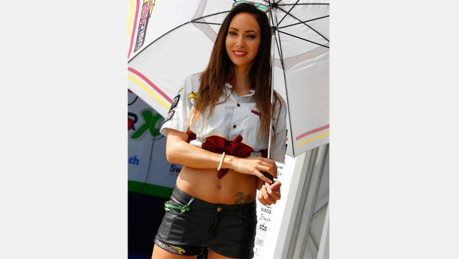 Veja as belas Garotas da MotoGP de Brno e saiba como foi a corrida | <a href="https://beta-develop.quatrorodas.abril.com.br/moto/noticias/pedrosa-quebra-invencibilidade-marquez-797037.shtml" rel="migration">Leia mais</a>