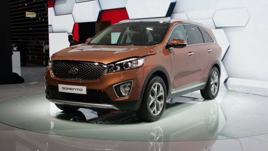 Kia Sorento | <a href="https://beta-develop.quatrorodas.abril.com.br/noticias/saloes/paris-2014/kia-sorento-sera-apresentado-salao-paris-798452.shtml" rel="migration">Leia mais</a> | <a href="https://beta-develop.quatrorodas.abril.com.br/galerias/saloes/paris/2014/direto-paris-2014-parte-1-803949.s" rel="migration"></a>