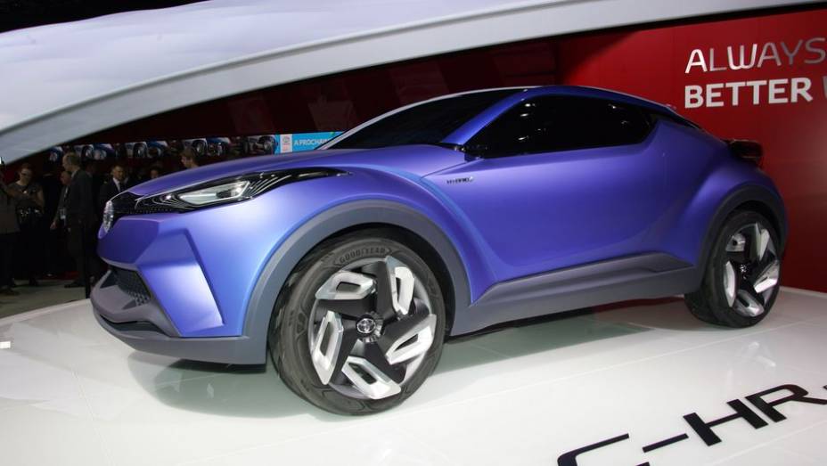 Toyota C-HR | <a href="https://beta-develop.quatrorodas.abril.com.br/noticias/saloes/paris-2014/toyota-anteve-crossover-c-hr-concept-803577.shtml" rel="migration">Leia mais</a> | <a href="https://beta-develop.quatrorodas.abril.com.br/galerias/saloes/paris/2014/direto-paris-2014-parte-1-803949.shtml" rel="migration"></a>