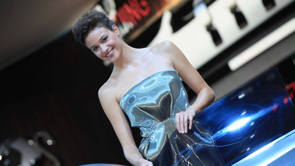 Confira as fotos das mais belas garotas do Salão de Paris de 2014! | <a href="https://beta-develop.quatrorodas.abril.com.br/noticias/saloes/paris-2014/" rel="migration">Tudo sobre o Salão de Paris</a> Confira as fotos das mais belas garotas do Salão de Paris de 2014! | <a href="https://beta-develop.quatrorodas.abril.com.br/noticias/saloes/paris-2014/" rel="migration">Tudo sobre o Salão de Paris</a>