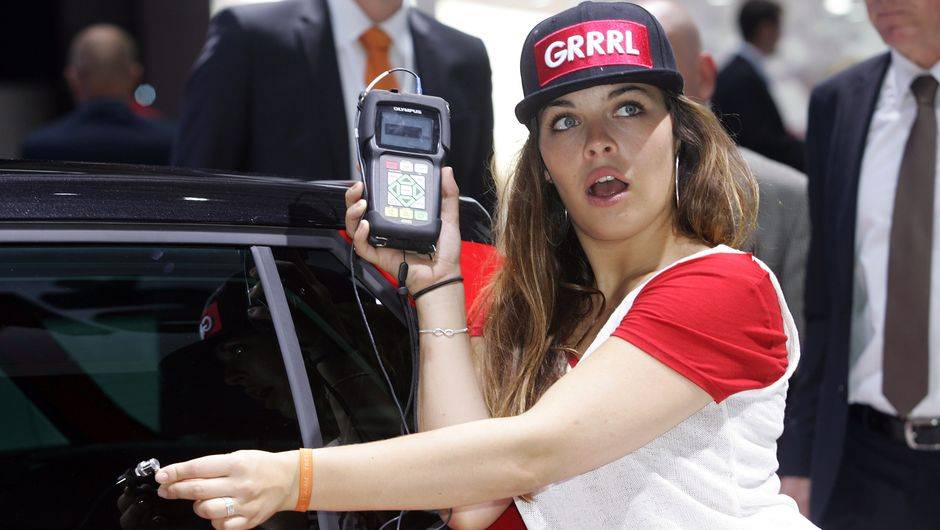 Confira as fotos das mais belas garotas do Salão de Paris de 2014! | <a href="https://beta-develop.quatrorodas.abril.com.br/noticias/saloes/paris-2014/" rel="migration">Tudo sobre o Salão de Paris</a> Confira as fotos das mais belas garotas do Salão de Paris de 2014! | <a href="https://beta-develop.quatrorodas.abril.com.br/noticias/saloes/paris-2014/" rel="migration">Tudo sobre o Salão de Paris</a>
