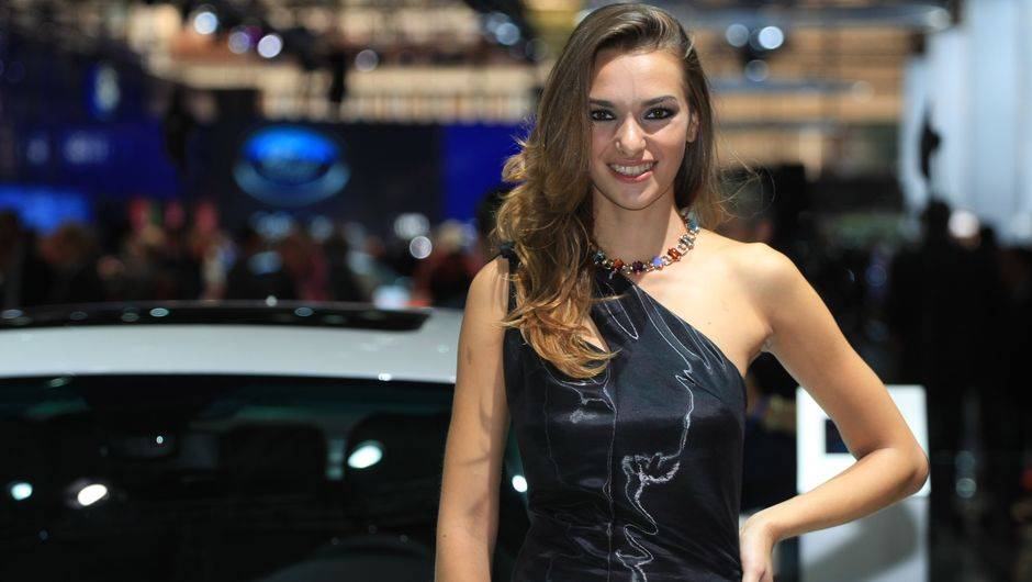 Confira as fotos das mais belas garotas do Salão de Paris de 2014! | <a href="https://beta-develop.quatrorodas.abril.com.br/noticias/saloes/paris-2014/" rel="migration">Tudo sobre o Salão de Paris</a> Confira as fotos das mais belas garotas do Salão de Paris de 2014! | <a href="https://beta-develop.quatrorodas.abril.com.br/noticias/saloes/paris-2014/" rel="migration">Tudo sobre o Salão de Paris</a>