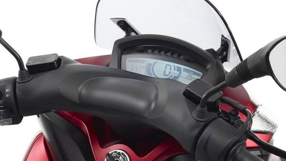 Painel de instrumentos digital | <a href="https://beta-develop.quatrorodas.abril.com.br/moto/noticias/yamaha-apresenta-tricity-europa-777991.shtml" rel="migration">Leia mais</a>