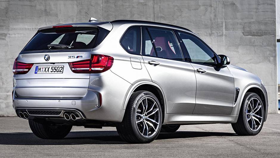 ...difusores traseiros e quatro saídas de escape | <a href="https://beta-develop.quatrorodas.abril.com.br/noticias/saloes/losangeles-2014/bmw-revela-novos-x5m-x6m-808807.shtml" rel="migration">Leia mais</a> ...difusores traseiros e quatro saídas de escape | <a href="https://beta-develop.quatrorodas.abril.com.br/noticias/saloes/losangeles-2014/bmw-revela-novos-x5m-x6m-808807.shtml" rel="migration">Leia mais</a>