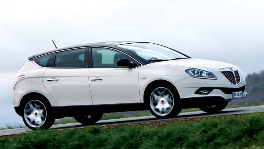 Lancia - Verdadeiro dono: Grupo Fiat; Sede: Itália; Volume de produção: mais de 100.000 unidades por ano; Mercado que atende: Global Lancia - Verdadeiro dono: Grupo Fiat; Sede: Itália; Volume de produção: mais de 100.000 unidades por ano; Mercado que atende: Global