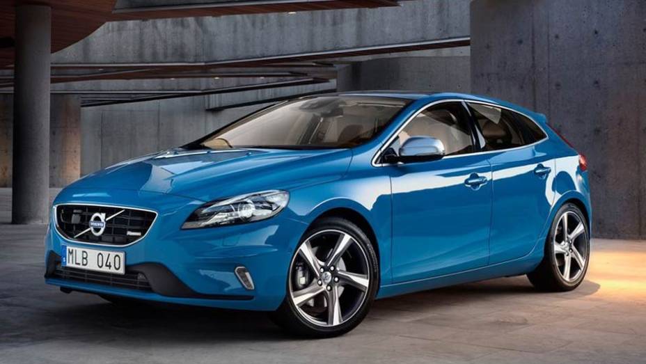 Volvo - Verdadeiro dono: Zhejiang Geely Holding Group; Sede: Suécia; Volume de produção: cerca de 500.000 unidades por ano; Mercado que atende: Global Volvo - Verdadeiro dono: Zhejiang Geely Holding Group; Sede: Suécia; Volume de produção: cerca de 500.000 unidades por ano; Mercado que atende: Global