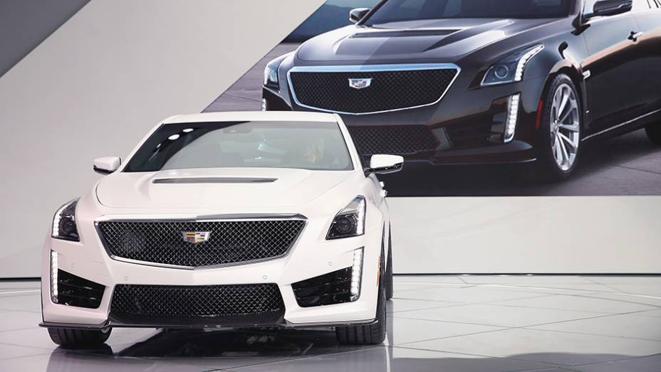 Cadillac CTS-V | <a href="https://beta-develop.quatrorodas.abril.com.br/noticias/saloes/detroit-2015/cadillac-revela-novo-cts-v-820740.shtml" rel="migration">Leia mais</a> | <a href="https://beta-develop.quatrorodas.abril.com.br/galerias/saloes/detroit-2015/1o-dia-salao-detroit-824981.shtml" rel="migration">Veja a pri</a>