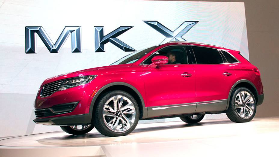 Lincoln MKX | <a href="https://beta-develop.quatrorodas.abril.com.br/noticias/saloes/detroit-2015/lincoln-revela-crossover-mkx-2016-825300.shtml" rel="migration">Leia mais</a> | <a href="https://beta-develop.quatrorodas.abril.com.br/galerias/saloes/detroit-2015/1o-dia-salao-detroit-824981.shtml" rel="migration">Veja a</a>