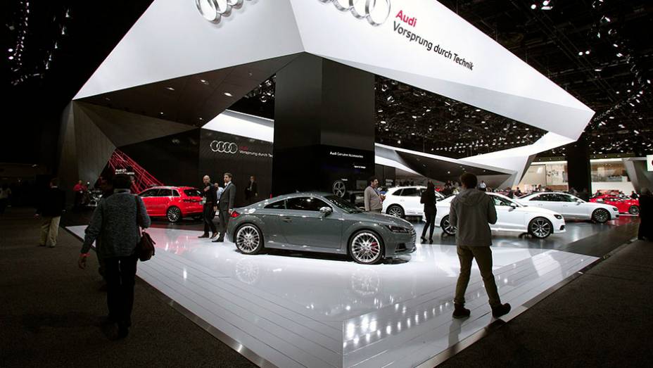 Estande da Audi | <a href="https://beta-develop.quatrorodas.abril.com.br/galerias/saloes/detroit-2015/1o-dia-salao-detroit-824981.shtml" rel="migration">Veja a primeira parte</a> Estande da Audi | <a href="https://beta-develop.quatrorodas.abril.com.br/galerias/saloes/detroit-2015/1o-dia-salao-detroit-824981.shtml" rel="migration">Veja a primeira parte</a>