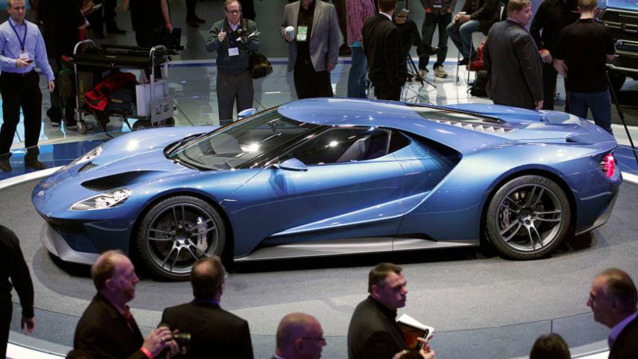 Ford GT concept | <a href="https://beta-develop.quatrorodas.abril.com.br/noticias/saloes/detroit-2015/ford-gt-concept-mostrado-detroit-824580.shtml" rel="migration">Leia mais</a> | <a href="https://beta-develop.quatrorodas.abril.com.br/galerias/saloes/detroit-2015/1o-dia-salao-detroit-824981.shtml" rel="migration">Vej</a>