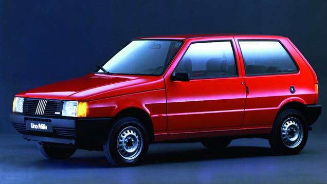 PASSADO: Fiat Mille - Um antecessor nem tão antigo assim, afinal, o Mille foi produzido até o fim de 2013. Ele passou por mudanças desde que foi lançado em 1984, sendo sempre uma das opções mais acessíveis do mercado PASSADO: Fiat Mille - Um antecessor nem tão antigo assim, afinal, o Mille foi produzido até o fim de 2013. Ele passou por mudanças desde que foi lançado em 1984, sendo sempre uma das opções mais acessíveis do mercado
