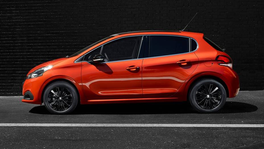 Algumas opções de motorização estarão disponíveis para o 208 tradicional, a gasolina e a diesel, oferecendo entre 101 e 123 cv | <a href="https://beta-develop.quatrorodas.abril.com.br/noticias/saloes/genebra-2015/peugeot-revela-208-reestilizado-837862.shtml" rel="migration">Leia mais</a> Algumas opções de motorização estarão disponíveis para o 208 tradicional, a gasolina e a diesel, oferecendo entre 101 e 123 cv | <a href="https://beta-develop.quatrorodas.abril.com.br/noticias/saloes/genebra-2015/peugeot-revela-208-reestilizado-837862.shtml" rel="migration">Leia mais</a>