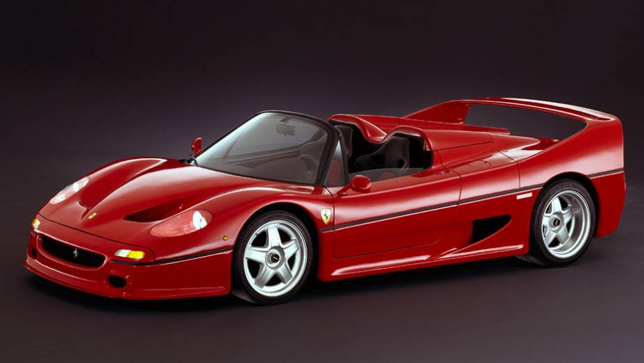 1995 - Ferrari F50, que estreou com muita fama, mas não agradou na dirigibilidade 1995 - Ferrari F50, que estreou com muita fama, mas não agradou na dirigibilidade