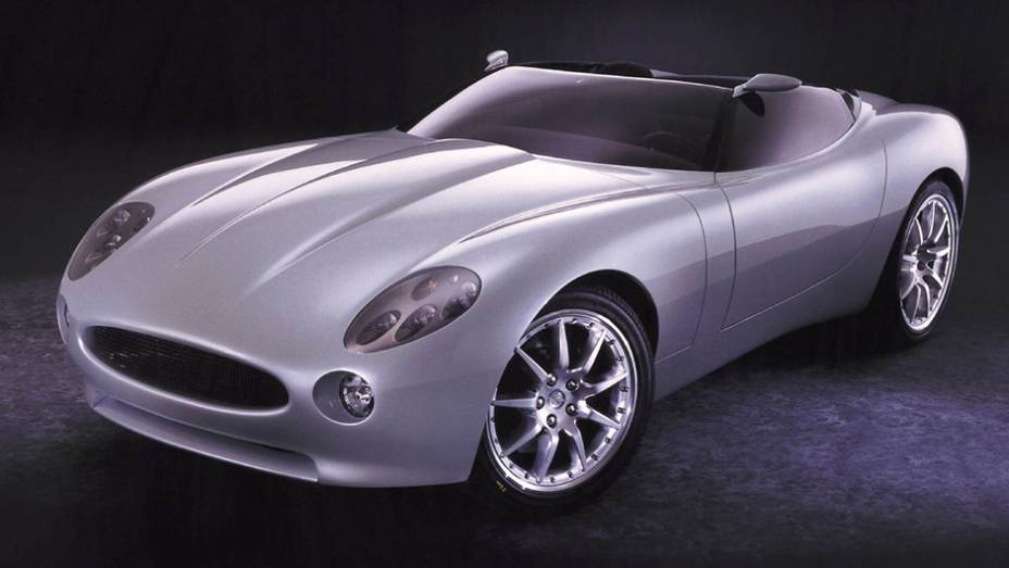 2000 - Jaguar F-Type concept, um precursor do F-Type, que seria lançado mais de 12 anos depois 2000 - Jaguar F-Type concept, um precursor do F-Type, que seria lançado mais de 12 anos depois