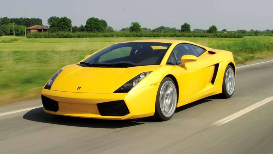 2003 - Lamborghini Gallardo, um ícone de design criado por Fabrizio Giugiaro 2003 - Lamborghini Gallardo, um ícone de design criado por Fabrizio Giugiaro
