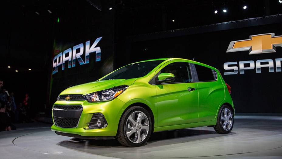 Chevrolet Spark | <a href="https://beta-develop.quatrorodas.abril.com.br/noticias/saloes/new-york-2015/chevrolet-revela-spark-2016-852520.shtml" target="_blank" rel="migration">Leia mais</a>